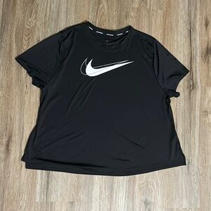 Women’s Nike top
